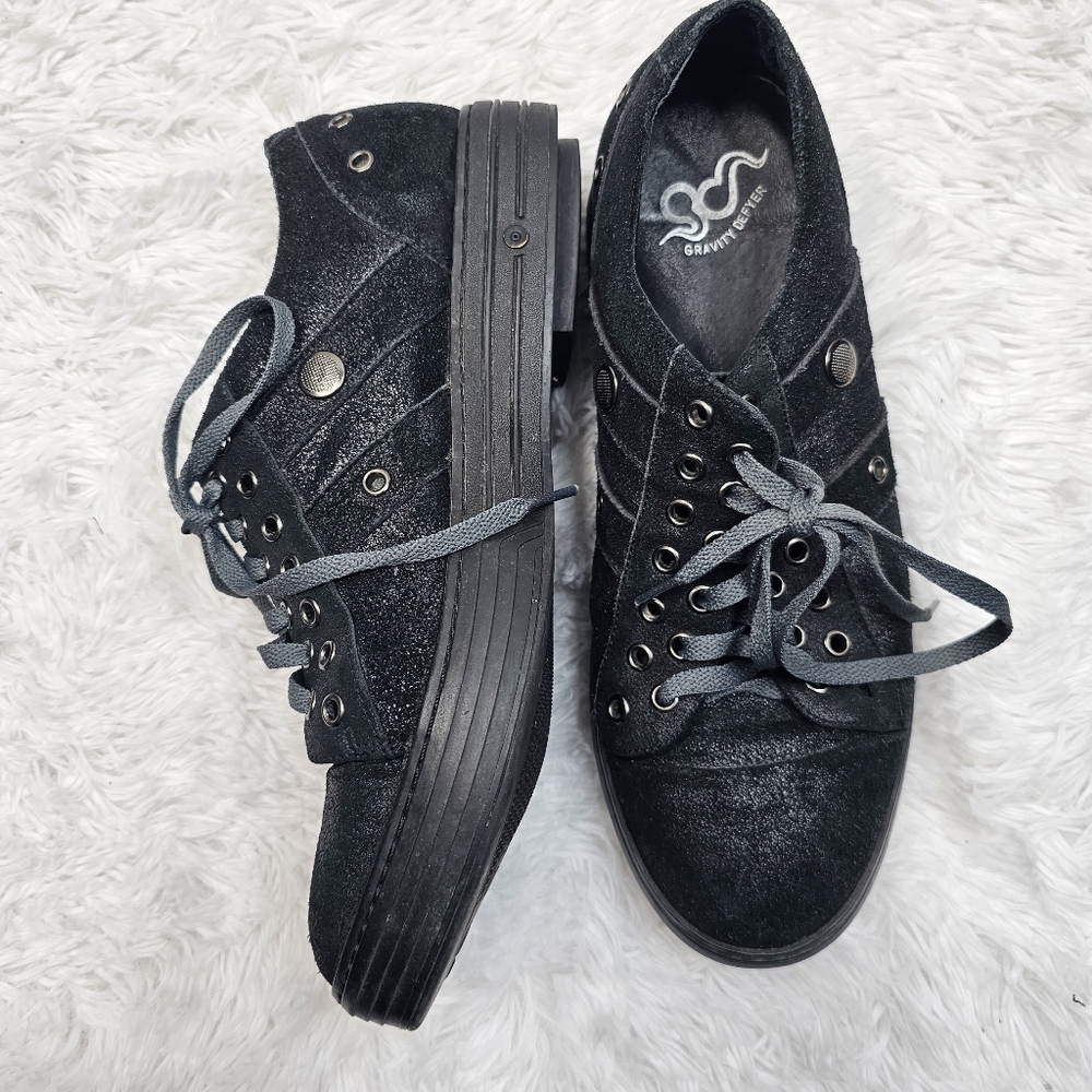 Gravity Defyer Black Shimmer Leather Grommet Sneakers 10.5